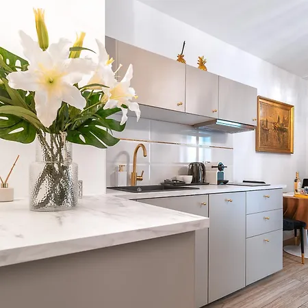 Versace Ksiecia Witolda Apartment *